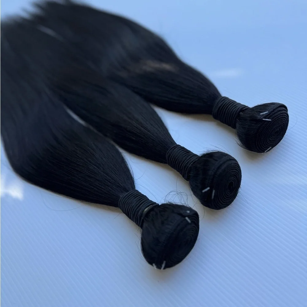 20 In Human hair Blend - Black straight Bundles three pieces